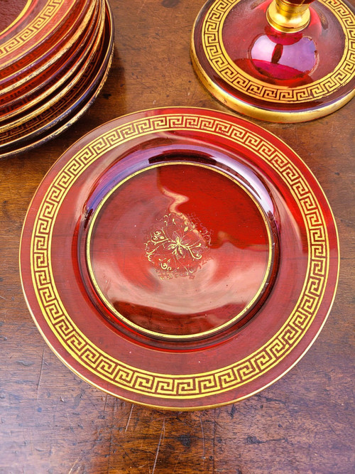 Suite De 10 Assiettes Et 2 Coupes à Fruits En Verre Rubis, Fin XIXème Siècle