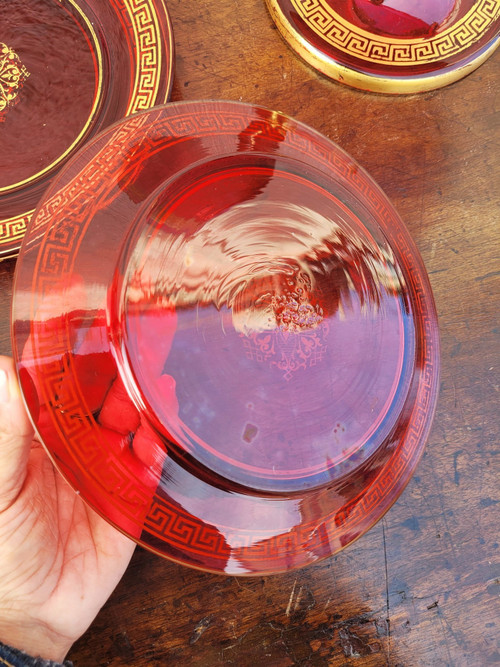 Suite De 10 Assiettes Et 2 Coupes à Fruits En Verre Rubis, Fin XIXème Siècle