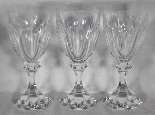 Série de 11 Verres à eau modèle CHAMBORD de la cristallerie de ST LOUIS.