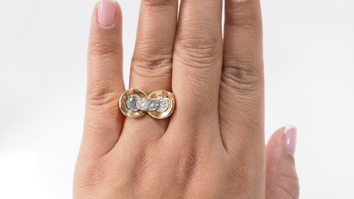 Knotenring aus den 1940er Jahren aus Roségold und Diamanten