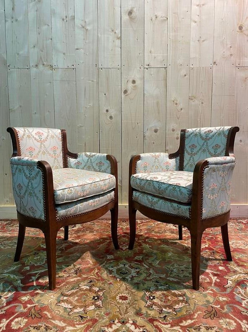 Pair of small Transition style shepherdesses - Louis XV