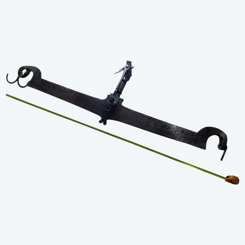 Monumental oriental scale from foundouk, Orient.