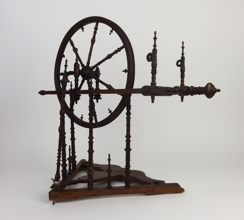 Rouet en noyer