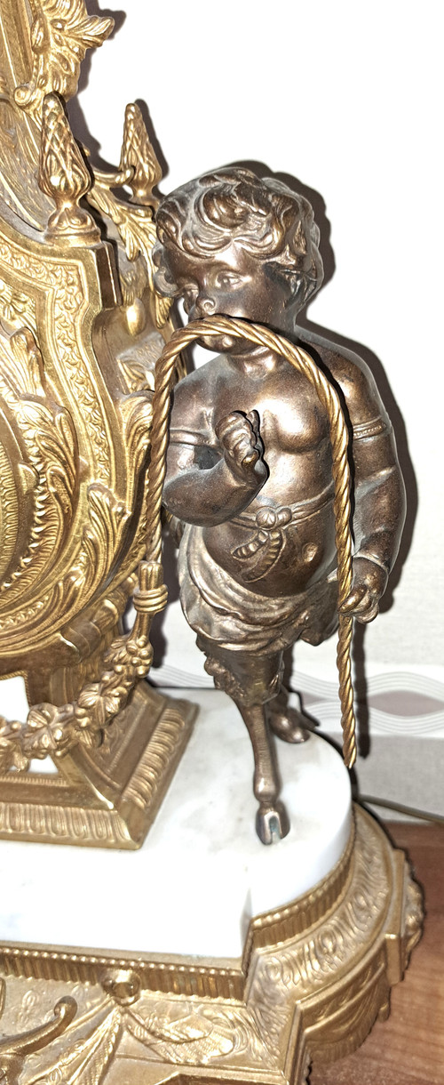 Pendel aus weißem Marmor und gemeißelter Bronze mit brauner und goldener Patina in Form einer Lyra 
