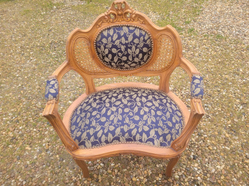 Altes französisches Dreizimmer-Wohnzimmer im Louis-XV-Stil