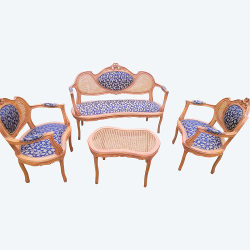 Altes französisches Dreizimmer-Wohnzimmer im Louis-XV-Stil