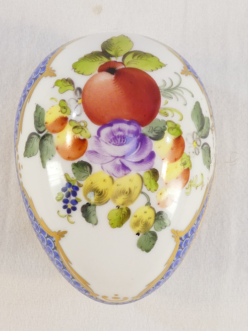 FANCY BOX Egg lying candy box HEREND HUNGARY BFR-EB BOUQUET OF FRUITS blue