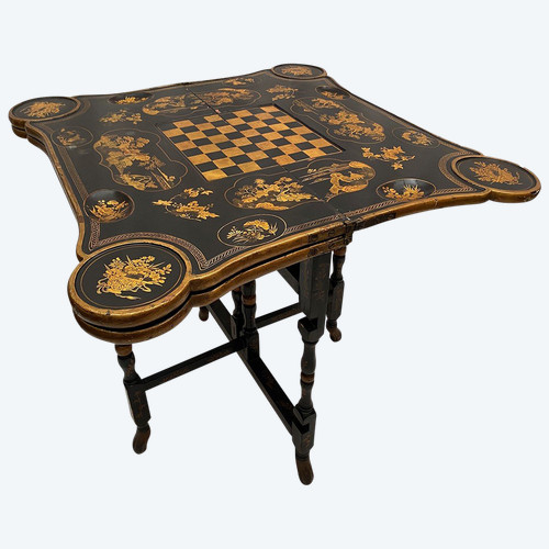 Etonnante table à jeux à système, laque de Chine noire et or, fin XIXe