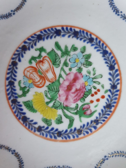 Plat en porcelaine chinoise de la période Qianlong/Jiaqing ,  21,5 cm
