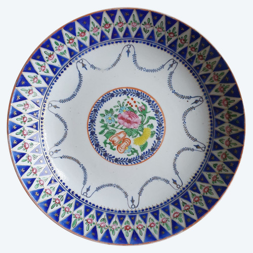 Plat en porcelaine chinoise de la période Qianlong/Jiaqing ,  21,5 cm