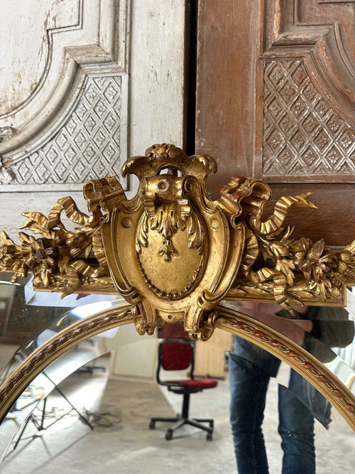 Miroir à pare-closes de style Louis XVI