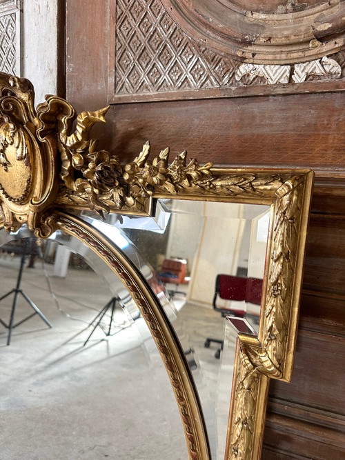 Miroir à pare-closes de style Louis XVI
