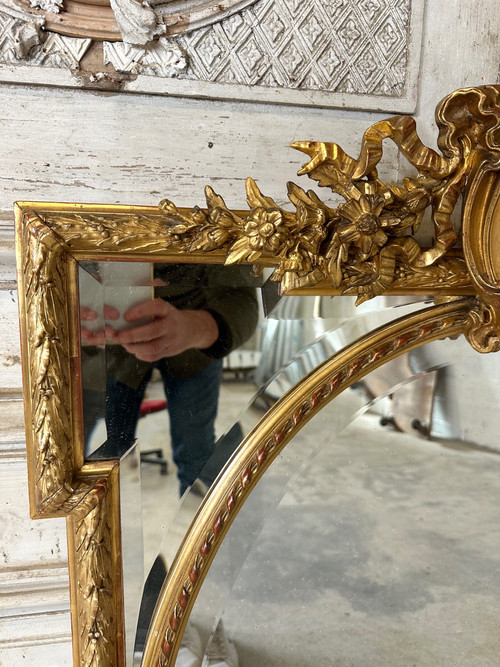 Miroir à pare-closes de style Louis XVI