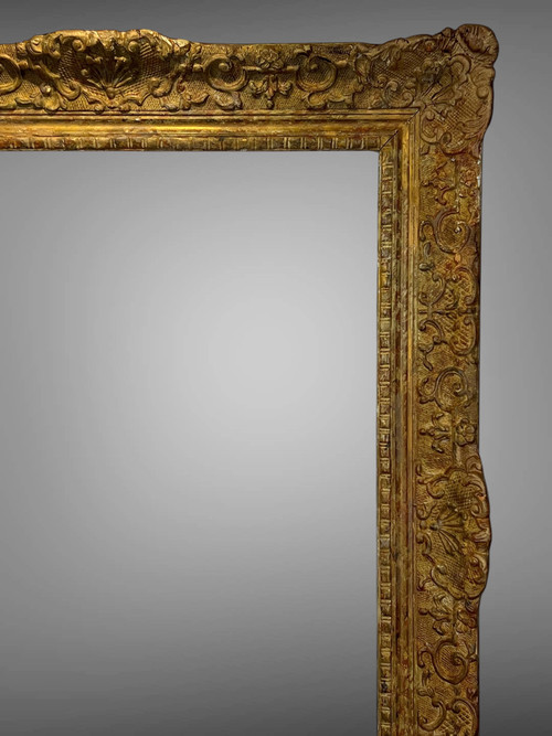 ANCIENT 19th CENTURY FRAME IN WOOD AND SCULPTTED PAINTED STUC 60 cm x 43 cm