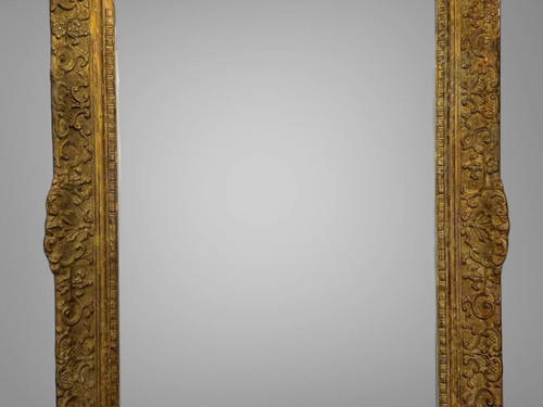 ANCIENT 19th CENTURY FRAME IN WOOD AND SCULPTTED PAINTED STUC 60 cm x 43 cm