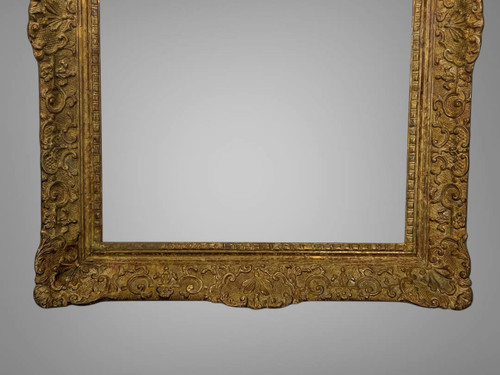 ANCIENT 19th CENTURY FRAME IN WOOD AND SCULPTTED PAINTED STUC 60 cm x 43 cm