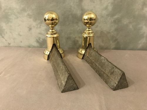 Piccola coppia di candelabri in ottone e ghisa del XIX secolo