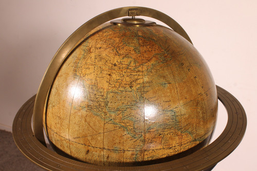 Globe Terrestre Par E. Girard Et Boite Paris- 19° Siècle