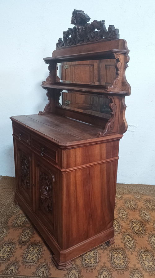 Credenza Saint Hubert in noce del XIX secolo