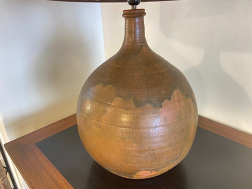 Große Lampe aus glasiertem Terrakotta.