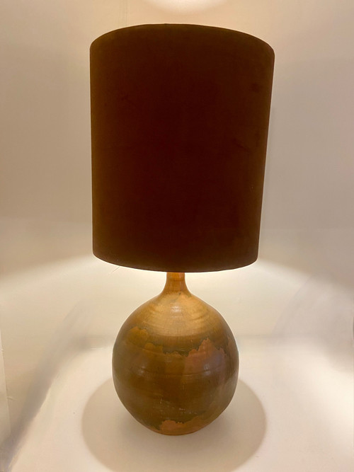 Große Lampe aus glasiertem Terrakotta.
