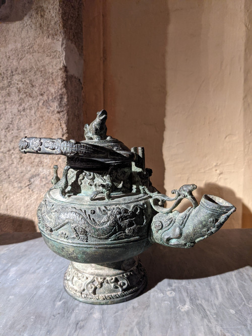 Ancienne bouilloire rituelle