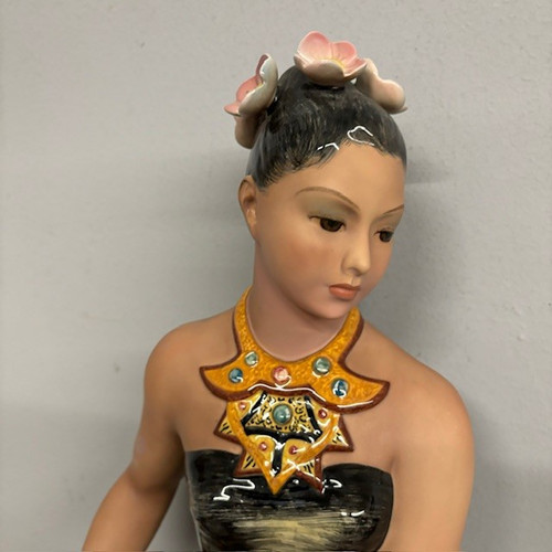 Antique ceramic sculpture " Plenida " Bali Island. 1930/1940 Le Bertetti . Turin measure H 43 L 34