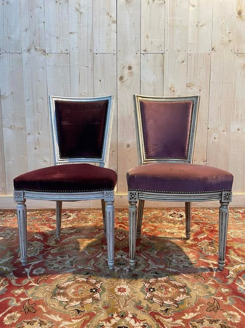 Suite de 8 chaises style Louis XVI modèle Trapèze