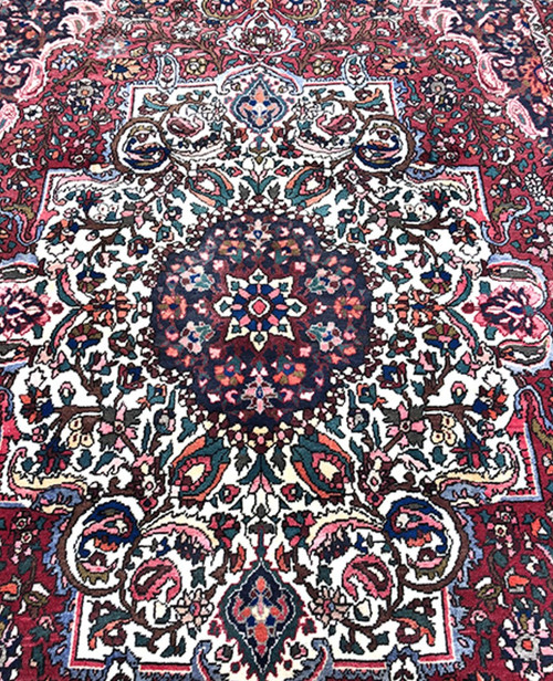 Bakhtiar wool carpet, hand-knotted, with floral design