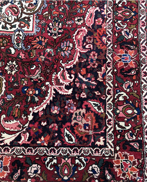 Bakhtiar wool carpet, hand-knotted, with floral design