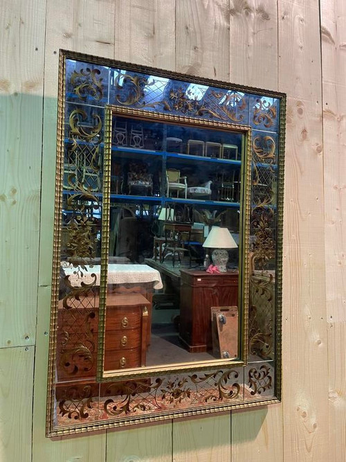 Venezianischer Spiegel aus Eglomisé-Glas und vergoldetem Holz
