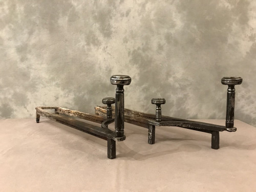 Bella coppia di antichi candelabri in ferro battuto del XVIII secolo