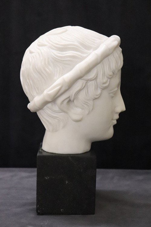 Testa di Bacco giovane, XX secolo, scultura in marmo bianco