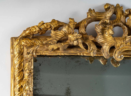 Carved and gilded wood mirror, Italian work from the mid-18th century circa 1750-1760