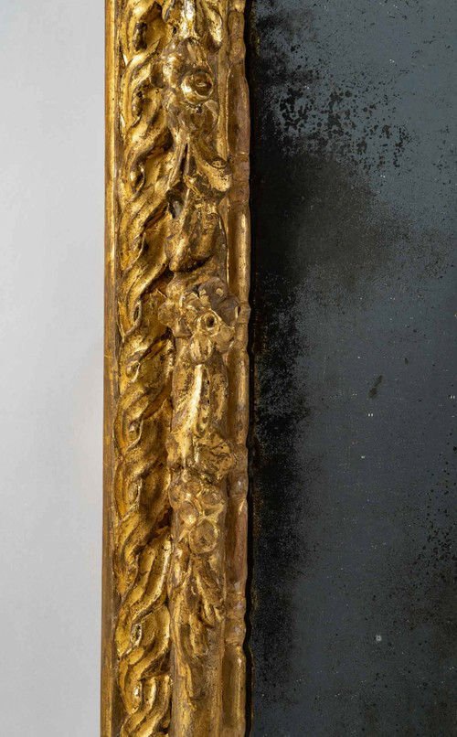 Carved and gilded wood mirror, Italian work from the mid-18th century circa 1750-1760