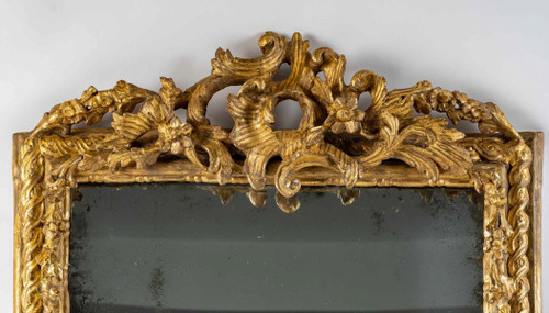 Carved and gilded wood mirror, Italian work from the mid-18th century circa 1750-1760