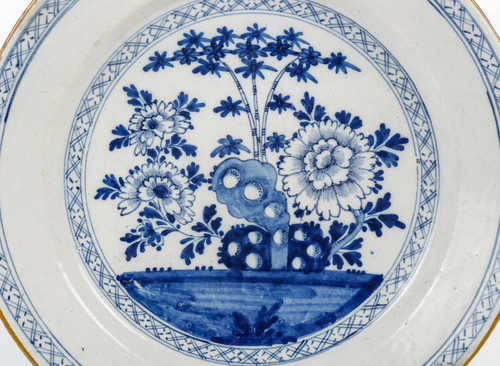 Delft earthenware dish circa 1750 decorated with bamboo branches - Manufacture L'Aiguière de Porcela