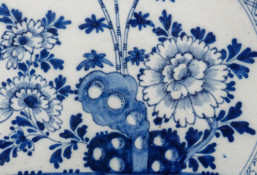 Delft earthenware dish circa 1750 decorated with bamboo branches - Manufacture L'Aiguière de Porcela