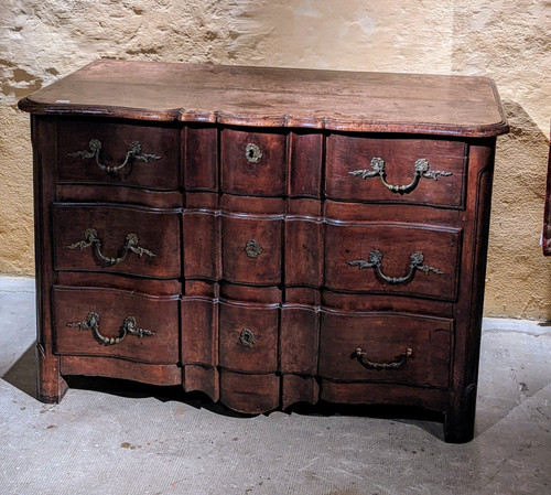 Cassettone in noce del XVIII secolo