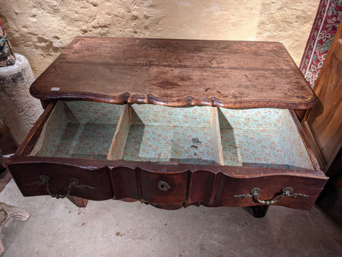Cassettone in noce del XVIII secolo