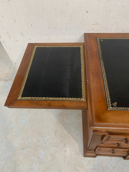 Bureau Napoléon III a caissons en noyer massif XIX siècle