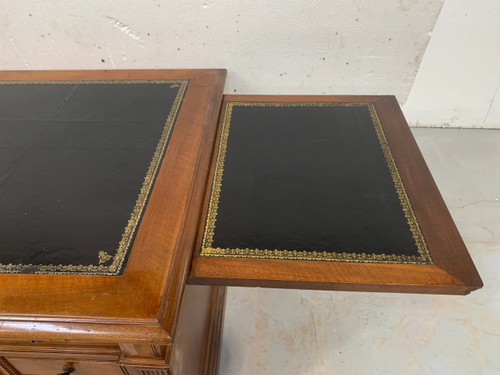 Bureau Napoléon III a caissons en noyer massif XIX siècle