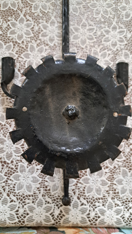 Rooster-shaped wall lamp in D.L.G. wrought iron "des Ateliers de Marolles