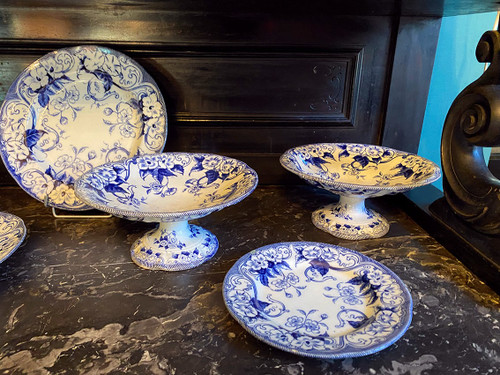 Creil & Montereau earthenware, Flora pattern late 19th century. 42-piece service set