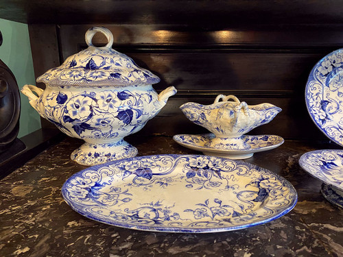 Creil & Montereau earthenware, Flora pattern late 19th century. 42-piece service set