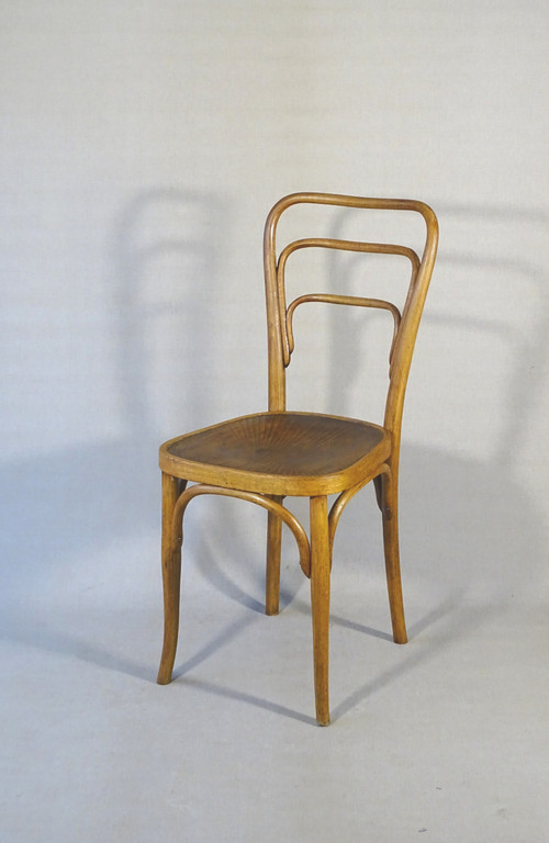 Zwei Stühle Nr. 248a von KOHN, um 1905, heller Nussbaum- no Thonet