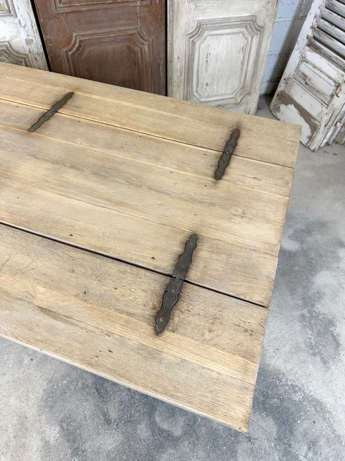 Table de milieu en chêne 20e siècle 