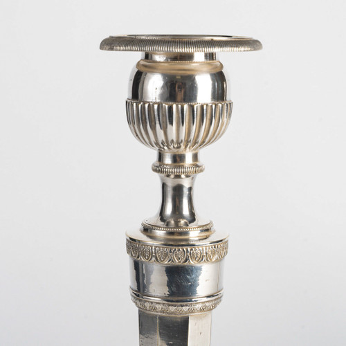 André Antoine Ravrio (1759-1814) Pair of octagonal silvered bronze candlesticks circa 1808-1810