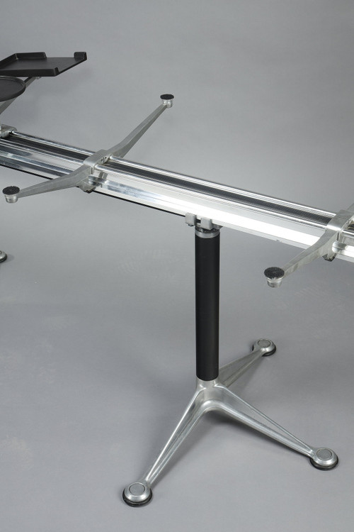 Wichtiger Schreibtisch von Bruce BURDICK (1933-2021) für HERMAN MILLER Editor