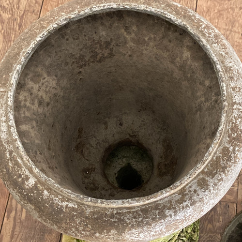 Gedeckte gusseiserne Vase XVIII